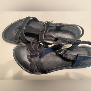 Born black sandals
